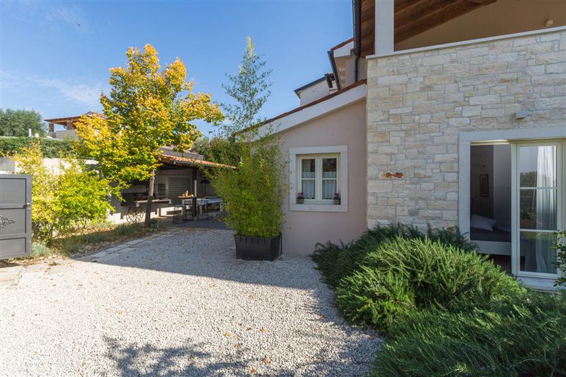 Vila Nar s bazenom i predivnim panoramskim pogledom na more