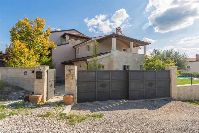 Vila Nar s bazenom i predivnim panoramskim pogledom na more