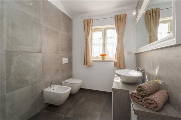 Hiša K1, na 6 osebe