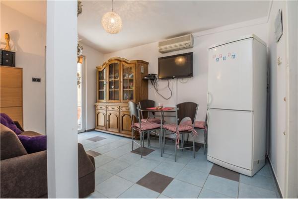 Apartment A1, for 5 persons