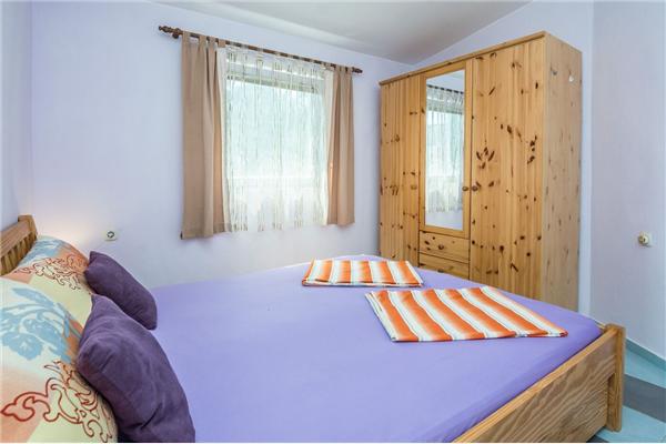 Apartment A1, for 5 persons