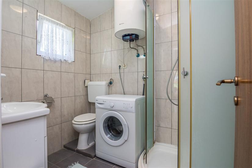 Apartment A1, for 5 persons