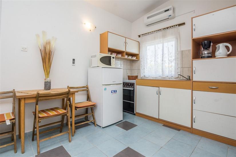 Apartment A2, for 5 persons