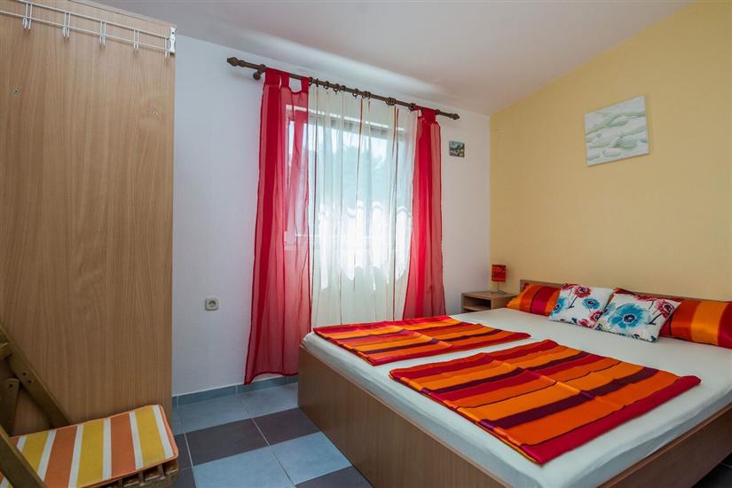Apartment A2, for 5 persons