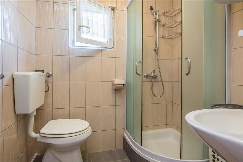 Apartment A2, for 5 persons