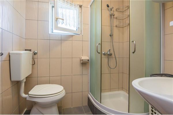 Apartment A2, for 5 persons