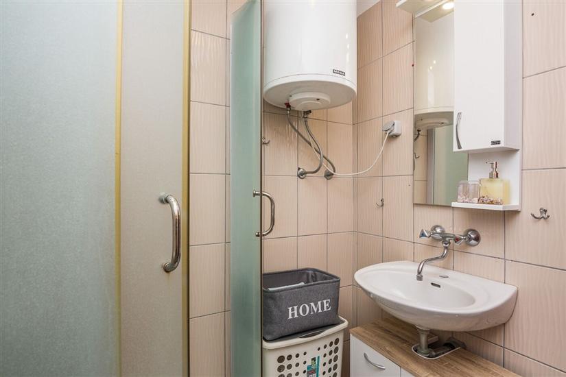 Apartment A2, for 5 persons