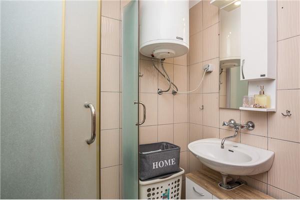 Apartment A2, for 5 persons