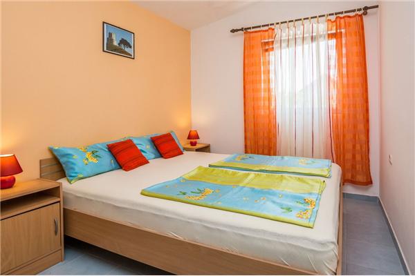 Apartment A2, for 5 persons