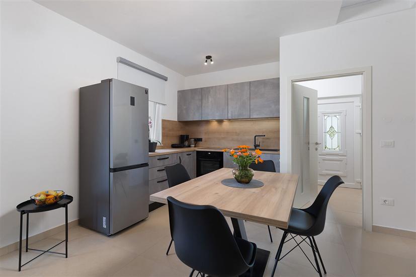 House K1, for 10 persons