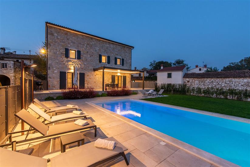 Villa Daniela s bazenom