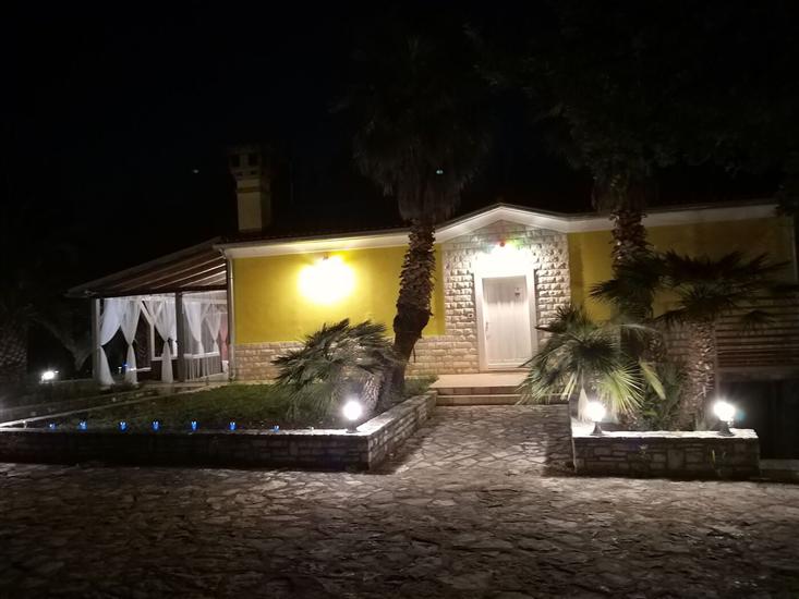 House ANDREA WITH POOL