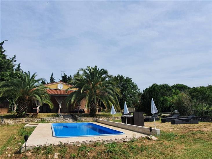 House ANDREA WITH POOL