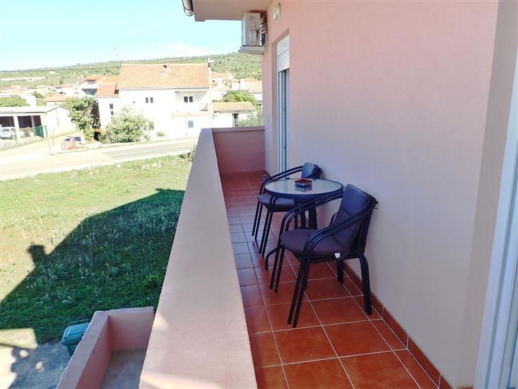 Apartmaj Rada -near sandy beach