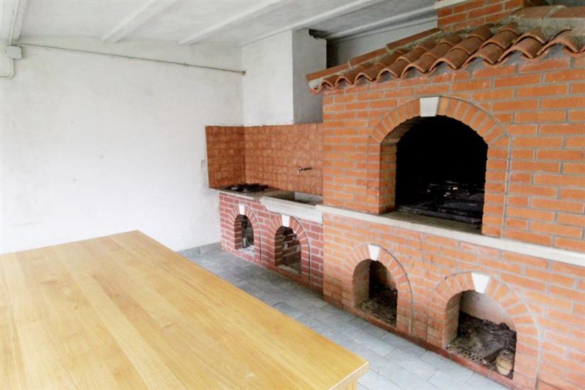 Apartments LEO with pool