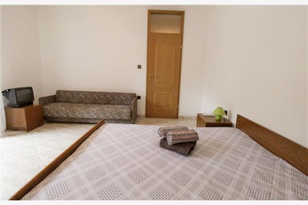 Apartment A4, for 5 persons