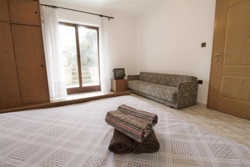 Apartment A4, for 5 persons