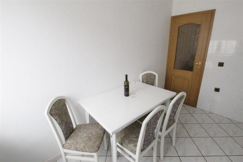 Apartment A6, for 5 persons