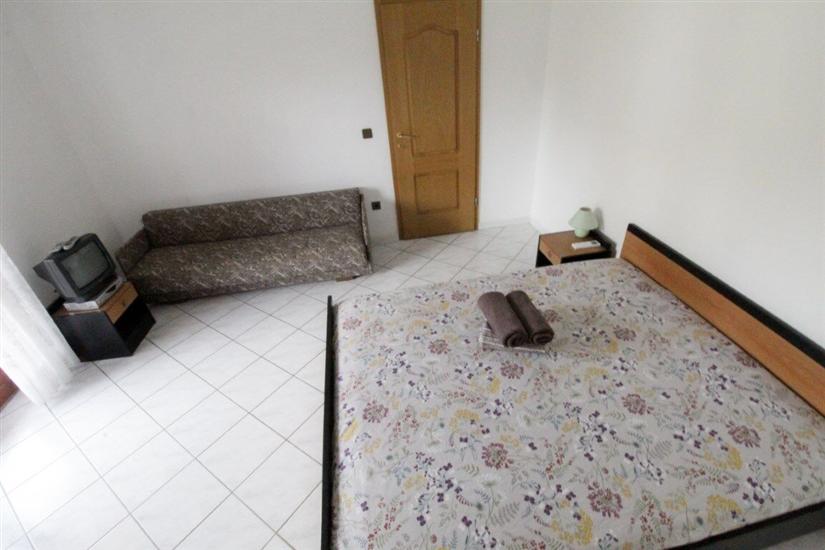 Apartment A6, for 5 persons