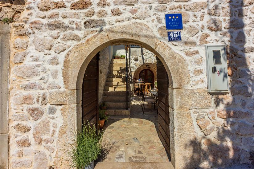 Haus Stara kuća-old stone house