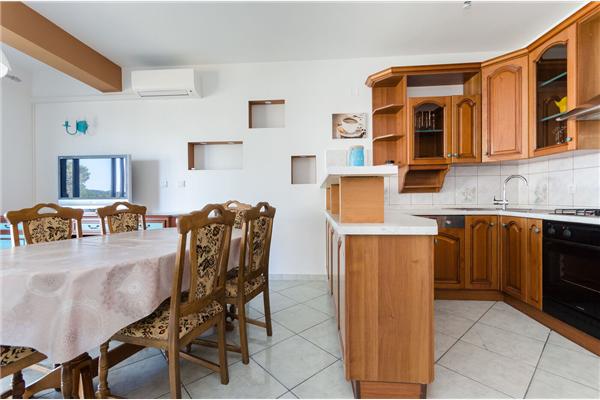 Apartment A1, for 6 persons