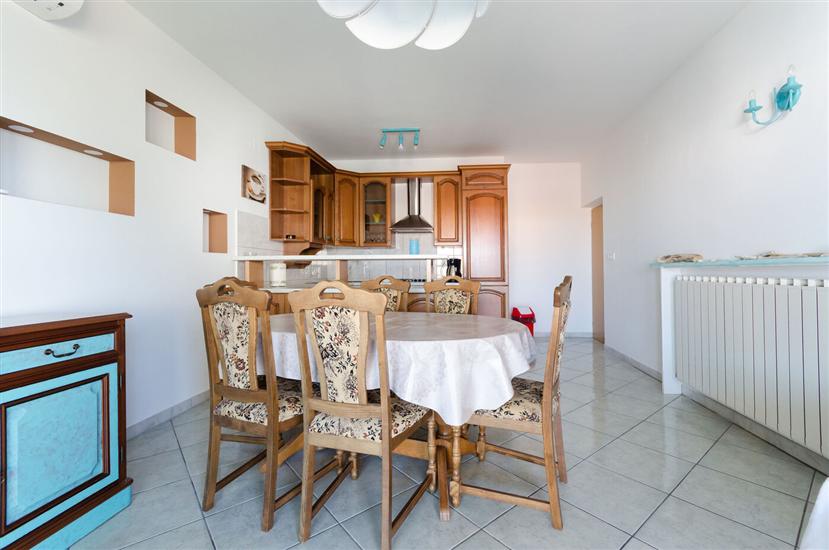 Apartment A1, for 6 persons