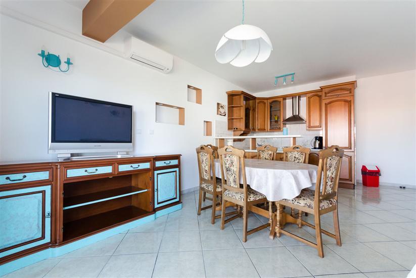 Apartment A1, for 6 persons