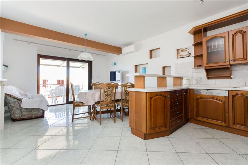 Apartment A1, for 6 persons