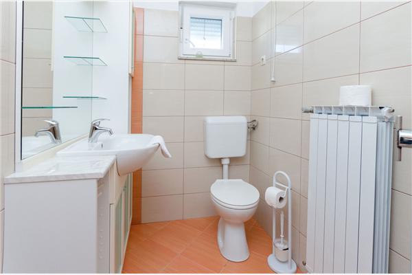 Apartment A2, for 5 persons