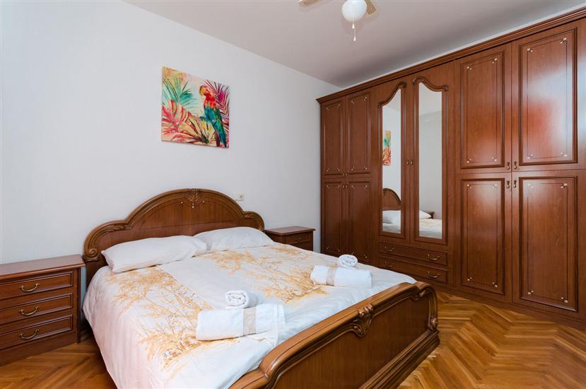 Apartment A2, for 5 persons