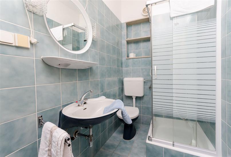 Apartment A2, for 5 persons