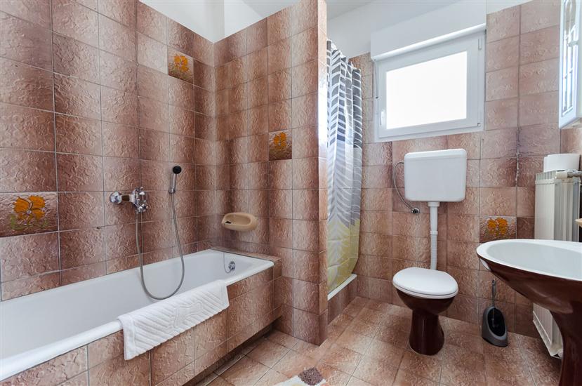 Apartment A3, for 6 persons