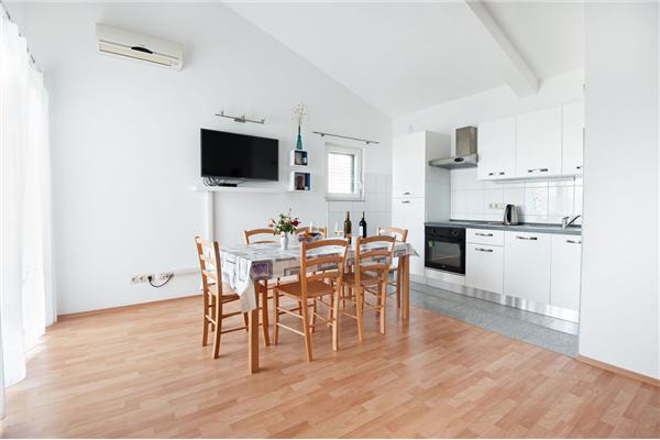 Apartment A2, for 5 persons