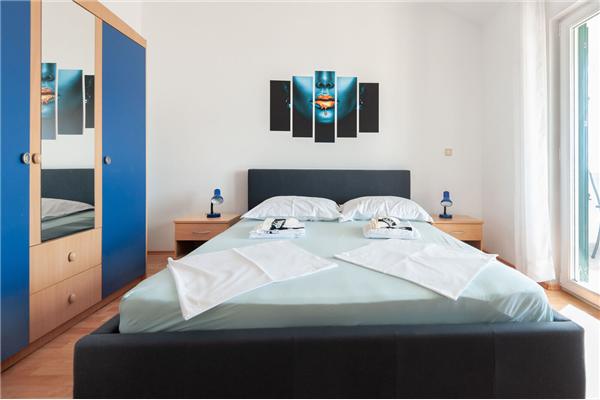 Apartment A2, for 5 persons