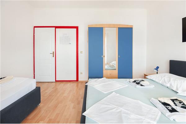 Apartment A2, for 5 persons