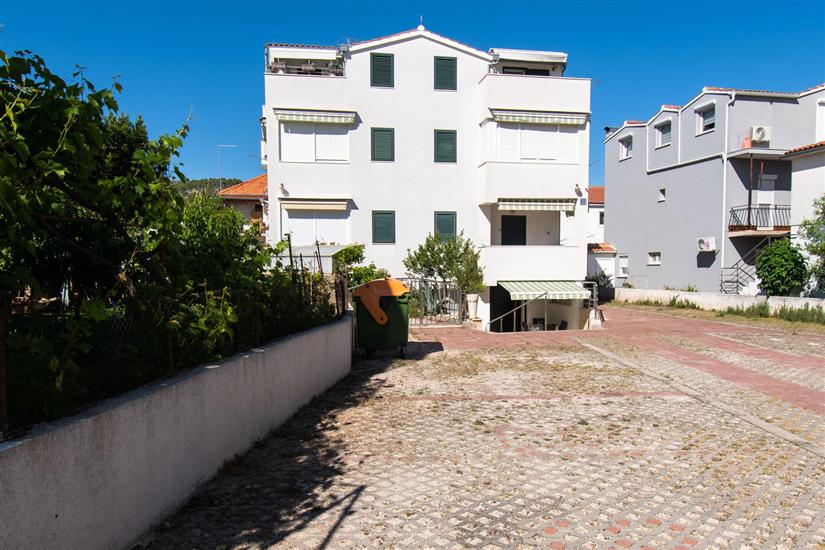 Apartment Pave by Zamalin beach