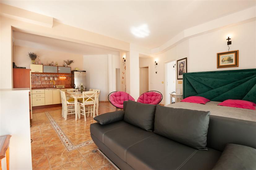 Apartment A1, for 4 persons