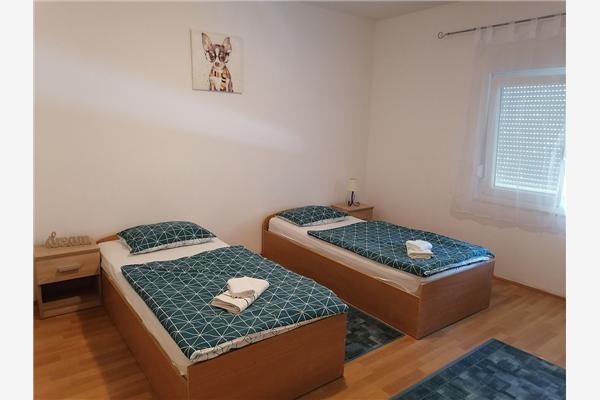 Apartment A1, for 5 persons