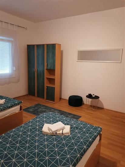 Apartment A1, for 5 persons
