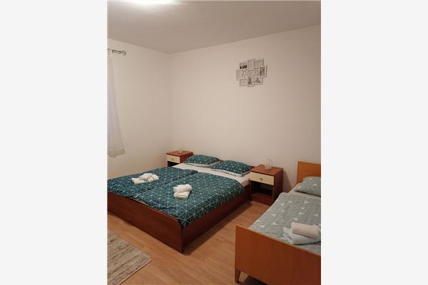 Apartment A1, for 5 persons