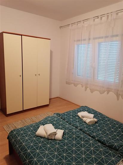 Apartment A1, for 5 persons
