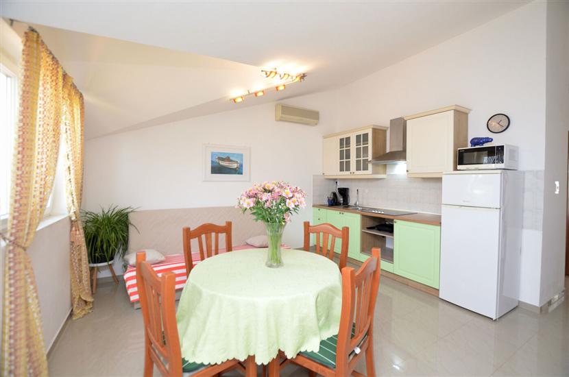 Apartment A4, for 4 persons