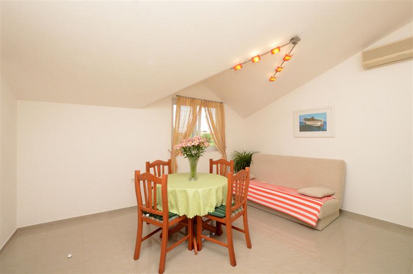 Apartment A4, for 4 persons