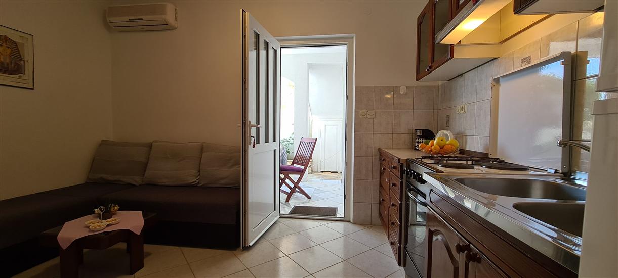 Apartment A2, for 5 persons