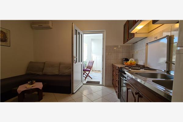 Apartment A2, for 5 persons