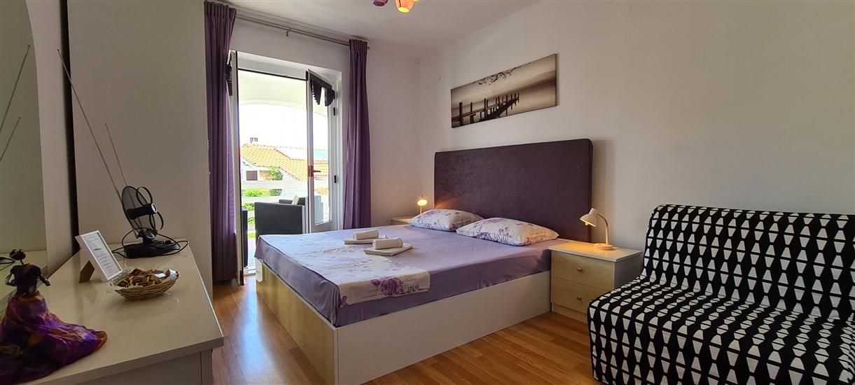 Apartment A2, for 5 persons