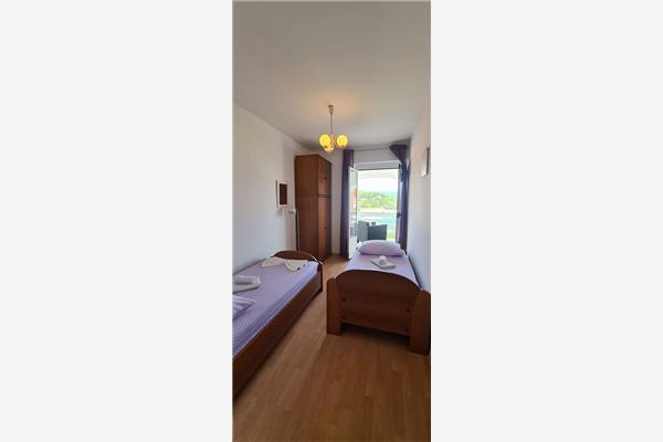 Apartment A2, for 5 persons