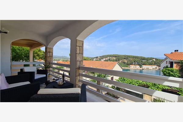 Apartment A2, for 5 persons