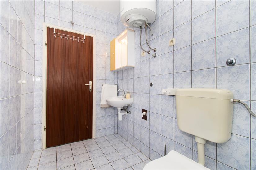 Apartment A1, for 5 persons