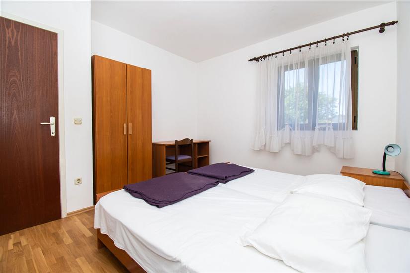 Apartment A1, for 5 persons